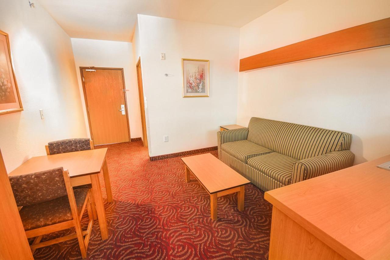 Econo Lodge Inn & Suites Mesquite - Dallas East Экстерьер фото