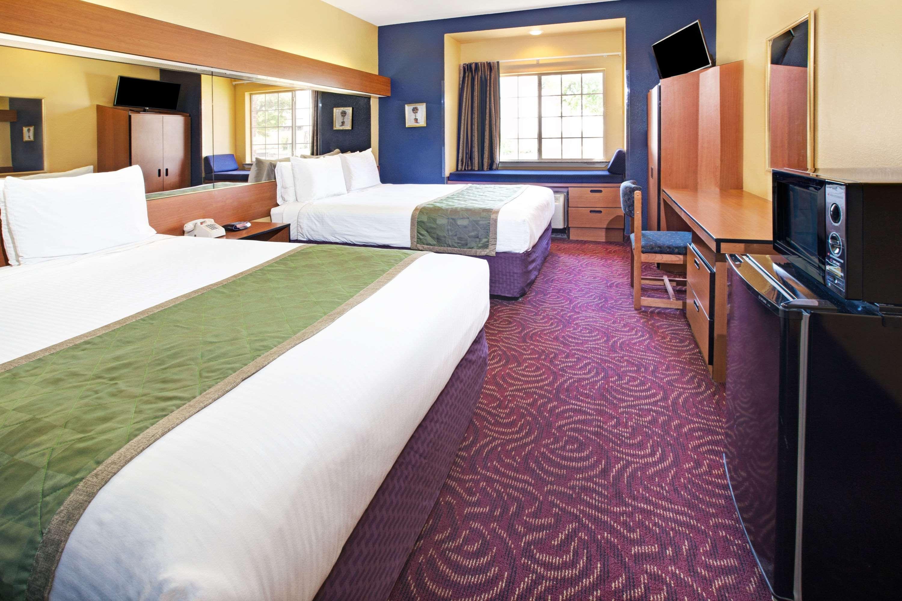 Econo Lodge Inn & Suites Mesquite - Dallas East Экстерьер фото