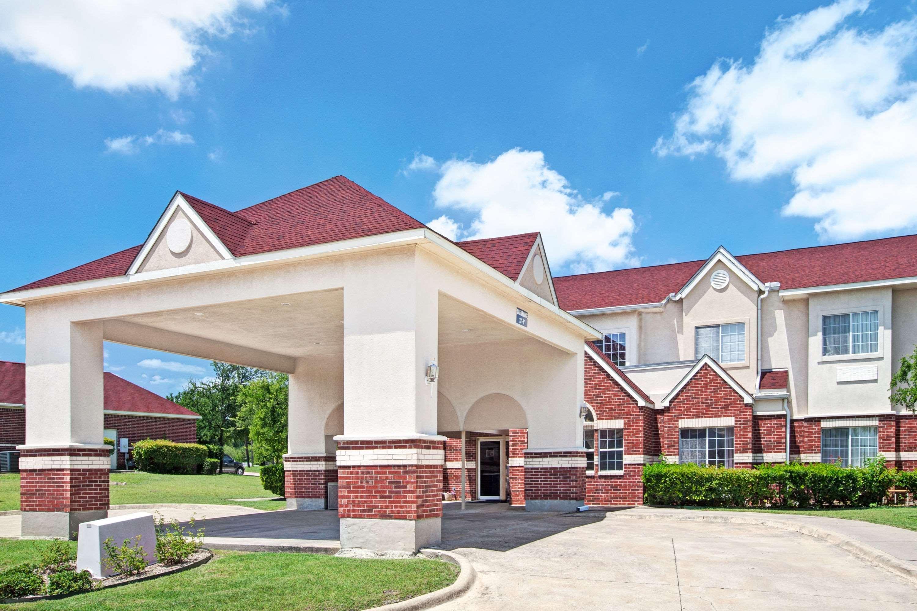Econo Lodge Inn & Suites Mesquite - Dallas East Экстерьер фото
