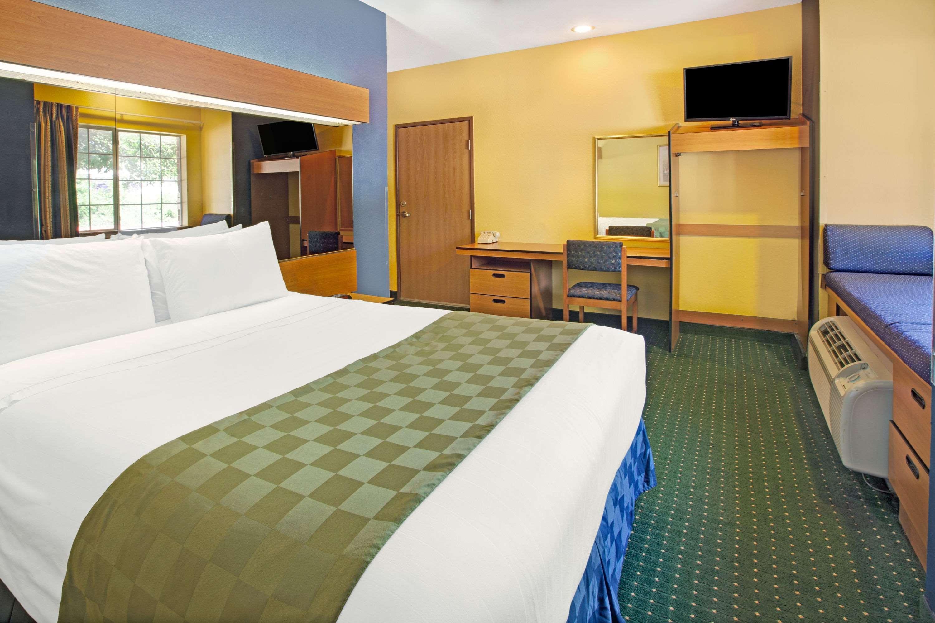 Econo Lodge Inn & Suites Mesquite - Dallas East Экстерьер фото