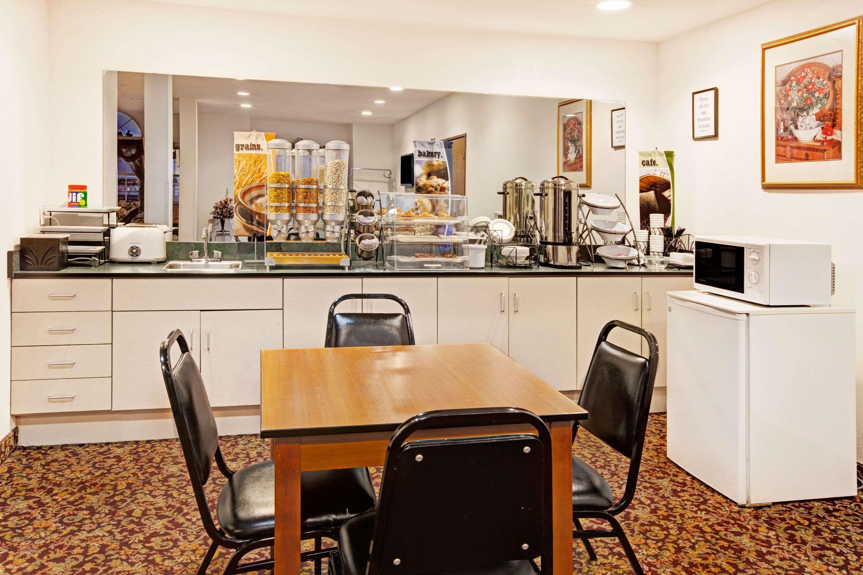 Econo Lodge Inn & Suites Mesquite - Dallas East Экстерьер фото