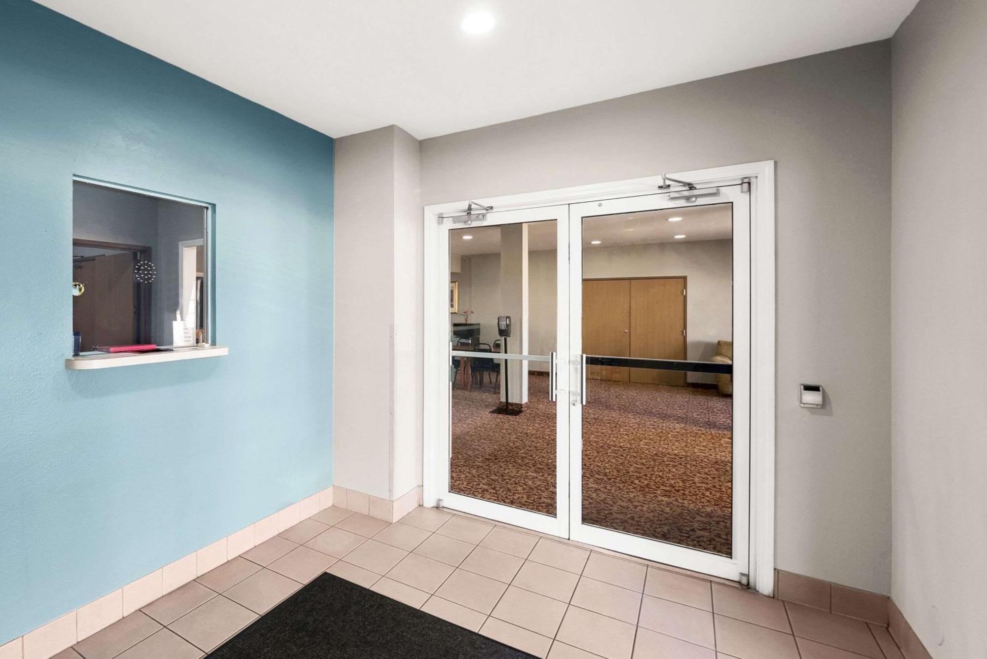 Econo Lodge Inn & Suites Mesquite - Dallas East Экстерьер фото