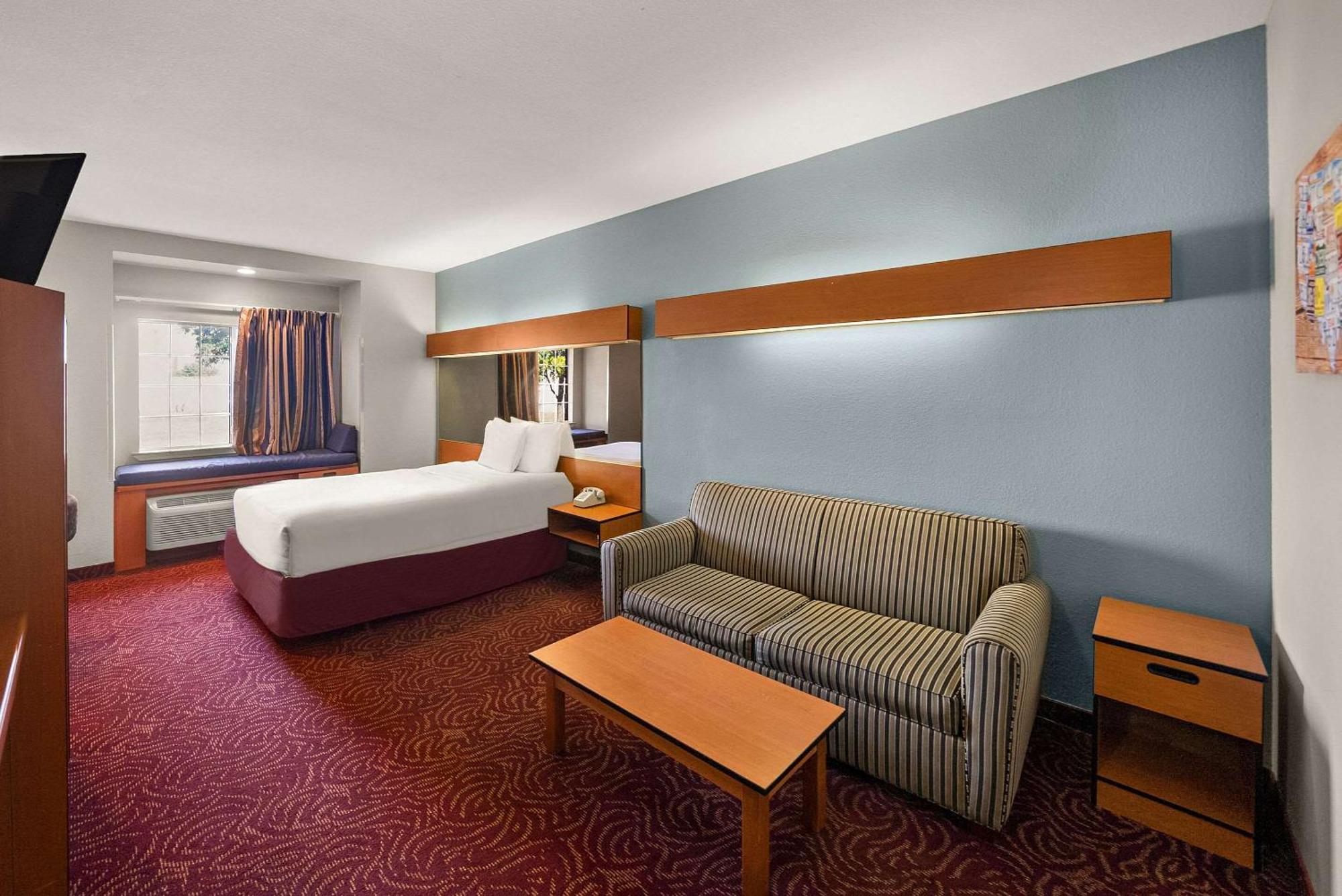 Econo Lodge Inn & Suites Mesquite - Dallas East Экстерьер фото