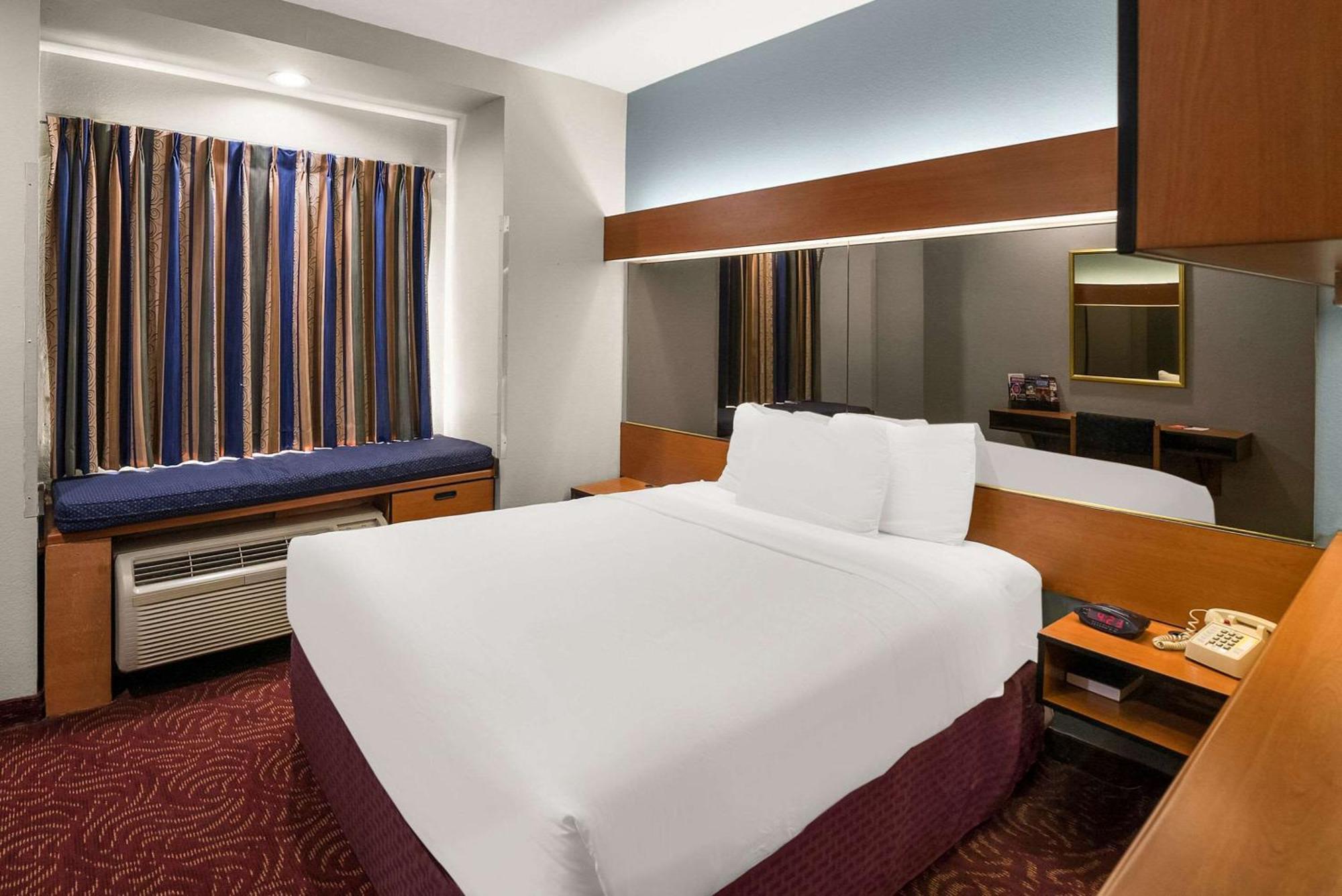 Econo Lodge Inn & Suites Mesquite - Dallas East Экстерьер фото
