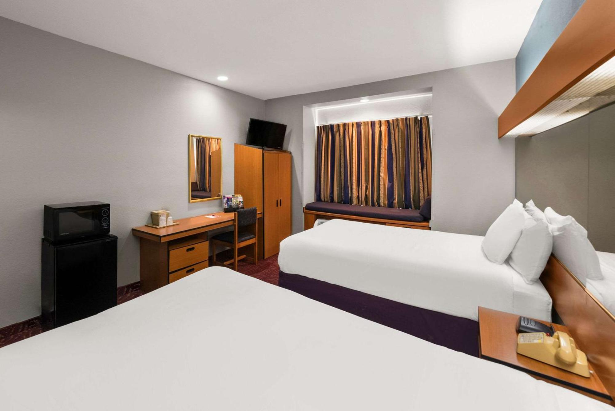 Econo Lodge Inn & Suites Mesquite - Dallas East Экстерьер фото