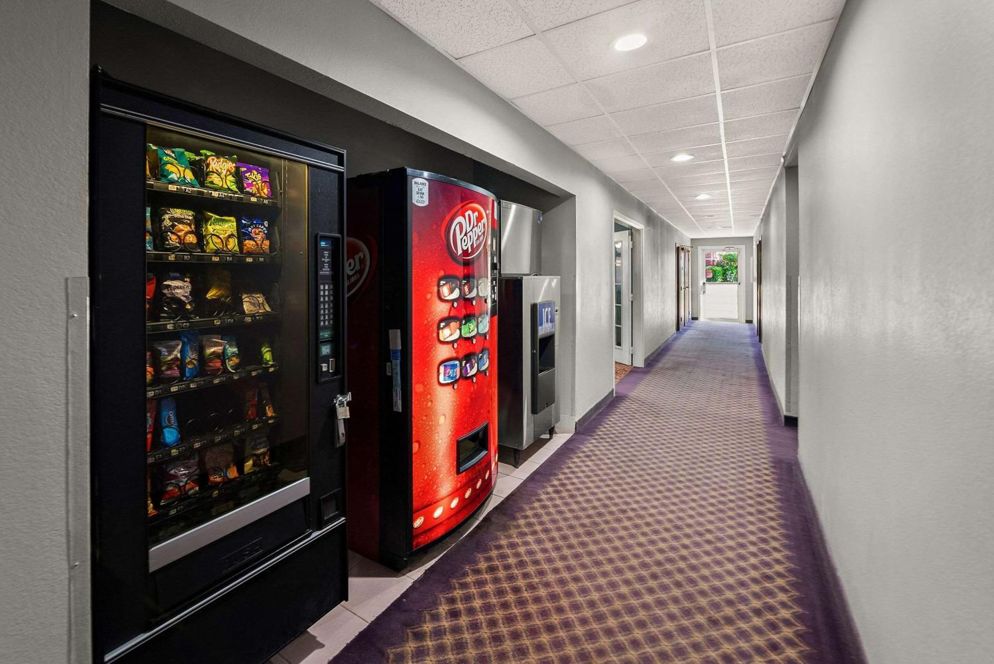 Econo Lodge Inn & Suites Mesquite - Dallas East Экстерьер фото